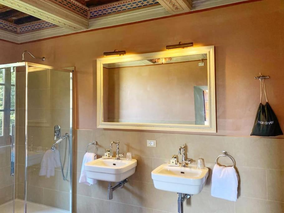 Tenuta Uzielli An Elegant Countryside Villa Monteriggioni Eksteriør billede