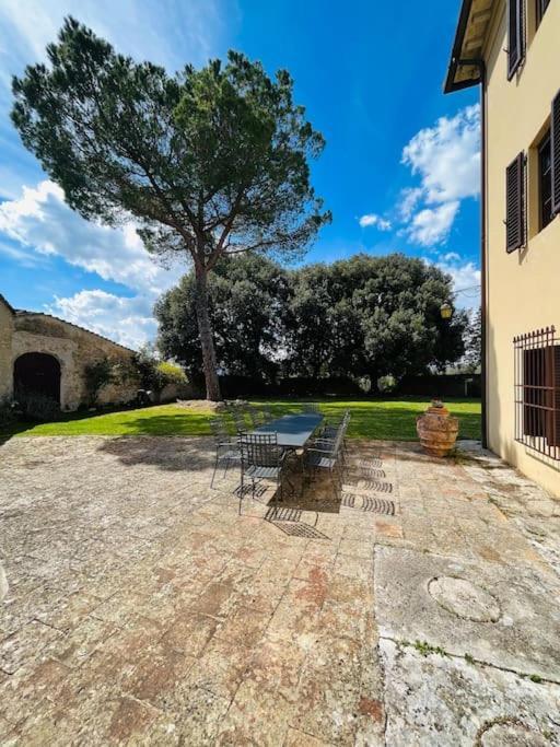 Tenuta Uzielli An Elegant Countryside Villa Monteriggioni Eksteriør billede