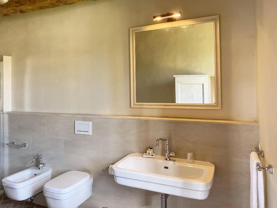 Tenuta Uzielli An Elegant Countryside Villa Monteriggioni Eksteriør billede